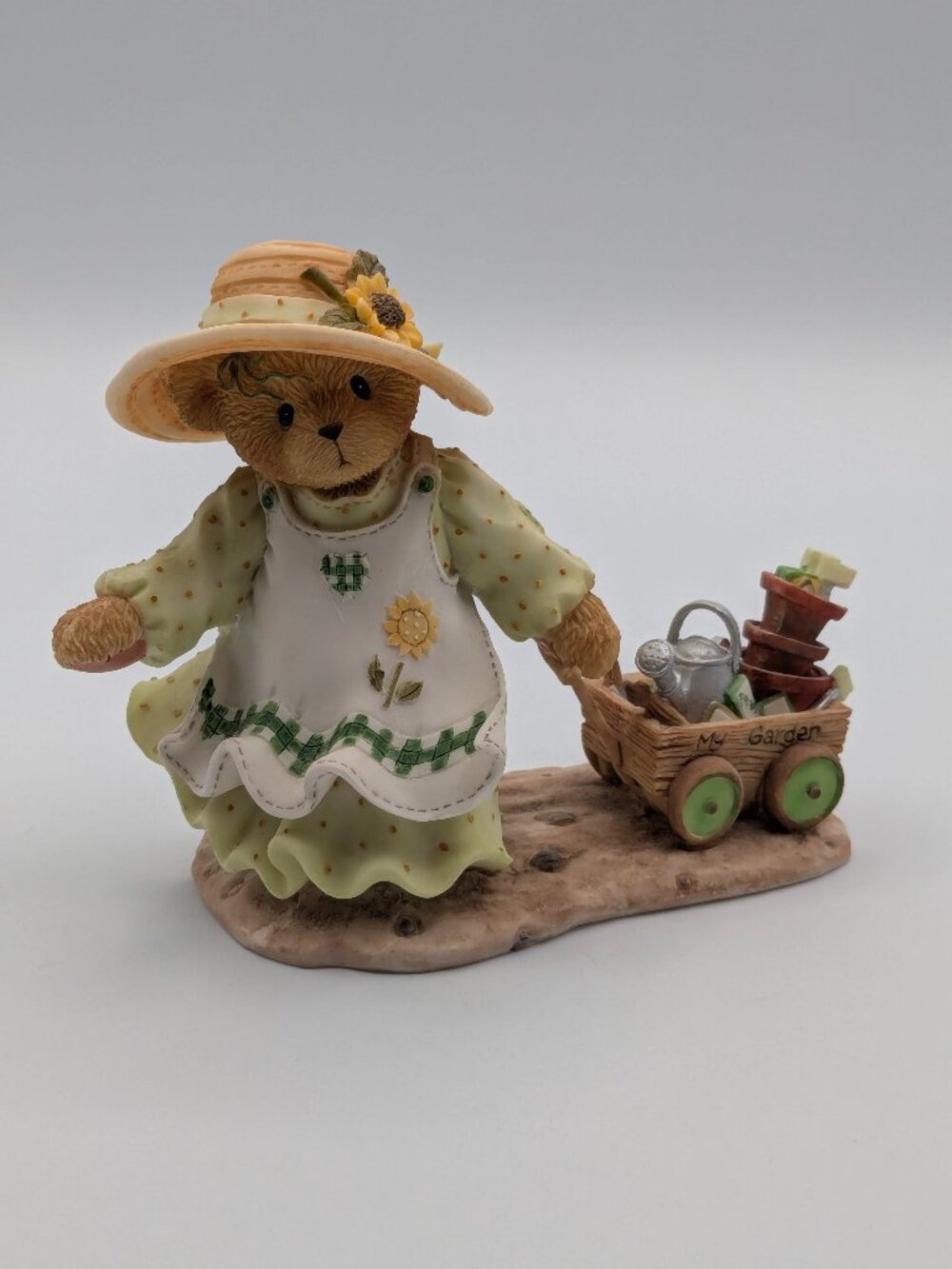 Cherished Teddies Savanah (CT021) 2001 Tends Her Garden, Membears Only